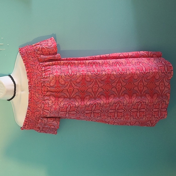 SWEET off Shoulder ( optional) Dress. Size small - Picture 3 of 3